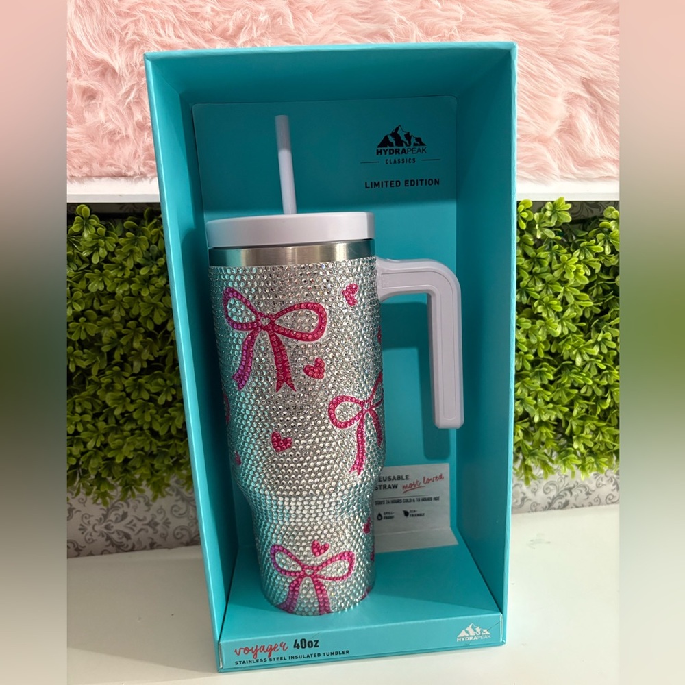 Hydrapeak pink bow tumbler